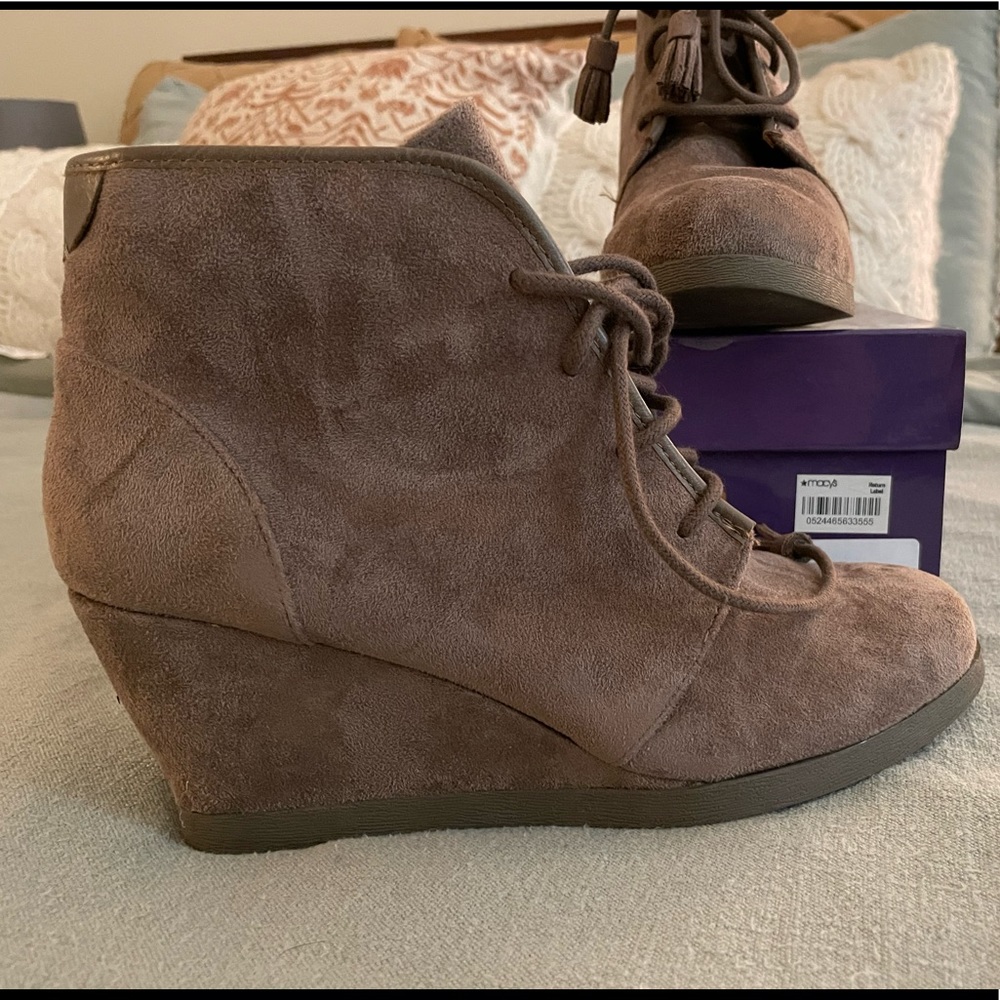 Madden Girl Dallyy wedge bootie
